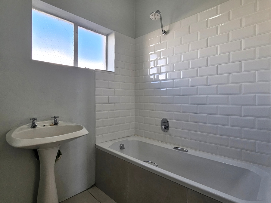 4 Bedroom Property for Sale in C Place Eastern Cape